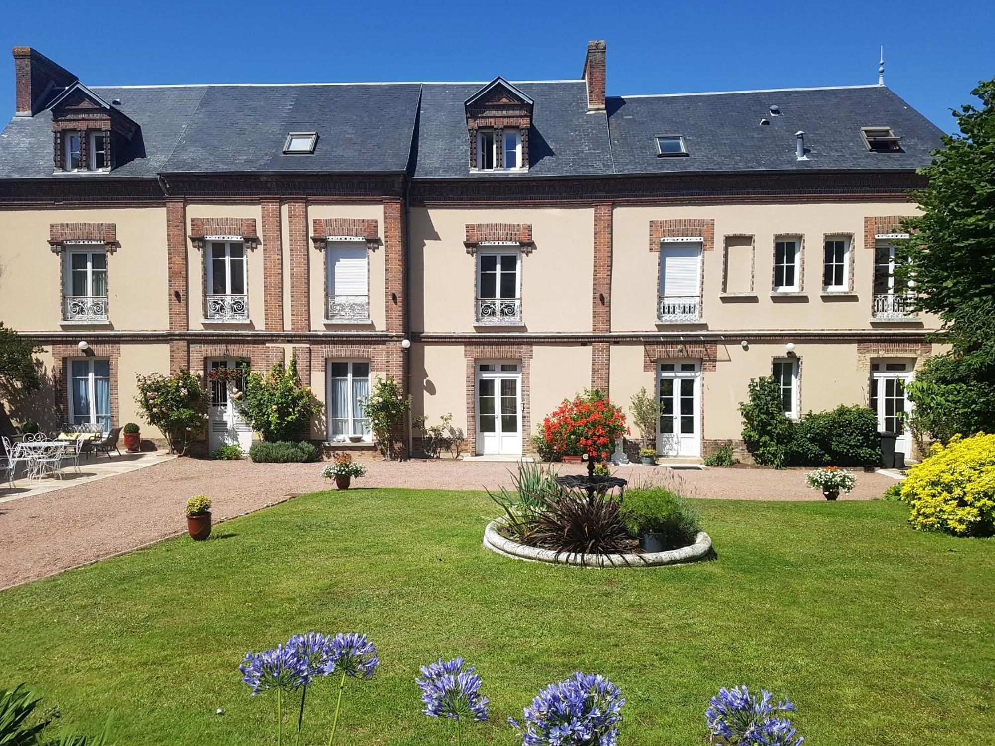 Le Clos Saint-Germain Rugles Buitenkant foto